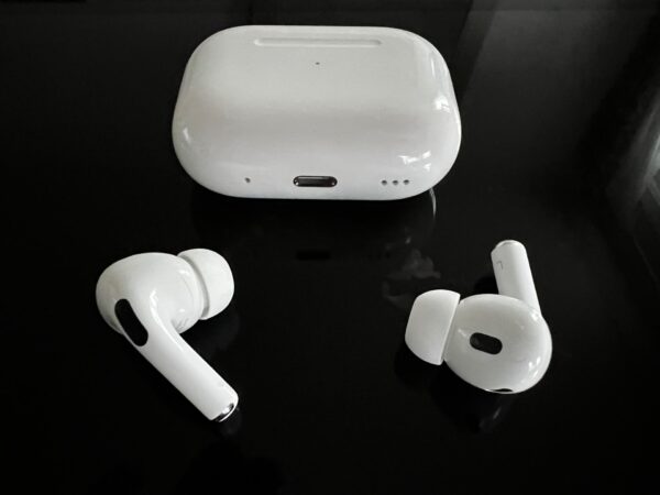 Apple AirPods Pro 2nd Gen Black & White - Image 7